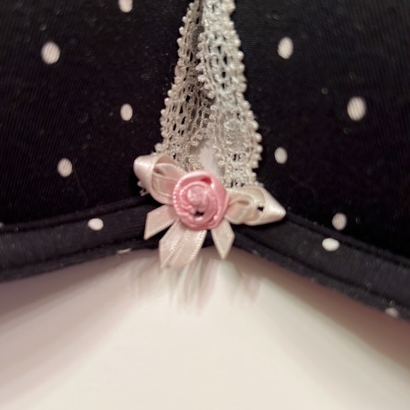 Victoria’s Secret padded bra - Picture 3 of 6